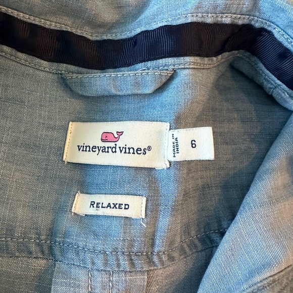 Vineyard Vines chambray shirt small - Picture 2 of 4